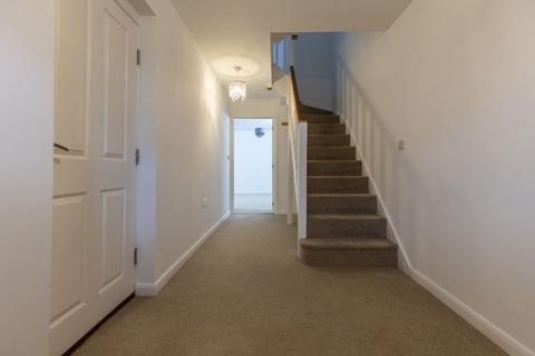 3 Admiral Way, Halifax, HX2 0SW