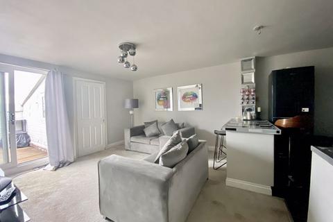 3 bedroom apartment for sale - Badgers Bank Road, Four Oaks, Sutton Coldfield, B74 4ES