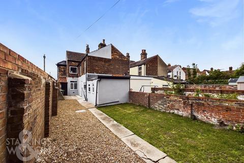 4 bedroom end of terrace house for sale - Lichfield Road, Great Yarmouth