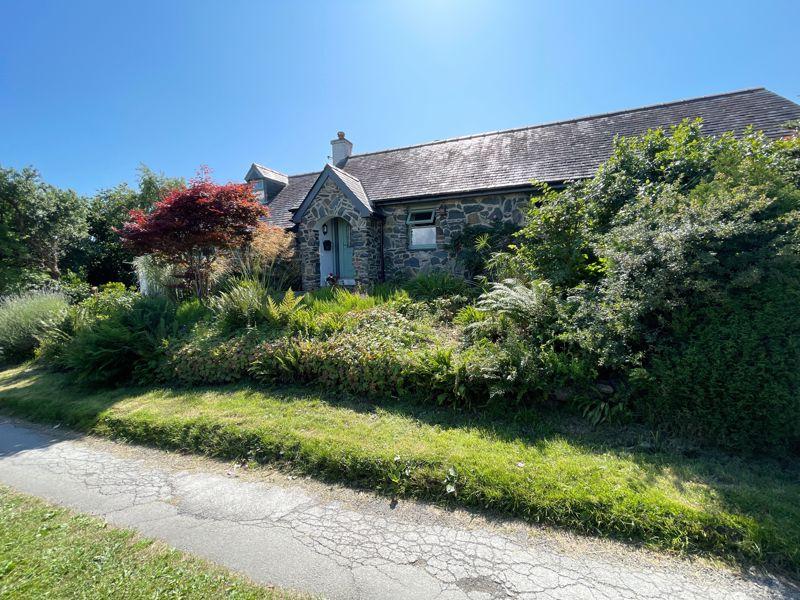 Newborough, Isle Of Anglesey 3 bed detached house £530,000