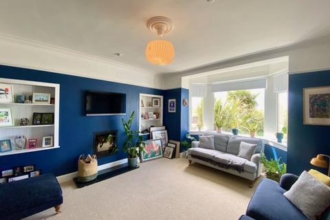 5 Blackburn Drive, Ayr, KA7 2XW