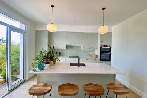 5 Blackburn Drive, Ayr, KA7 2XW