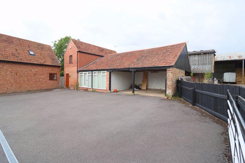 Epney, Gloucester 2 bed house £975 pcm (£225 pw)