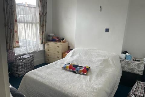 1 bedroom flat to rent, Garratt Lane SW17 0ND