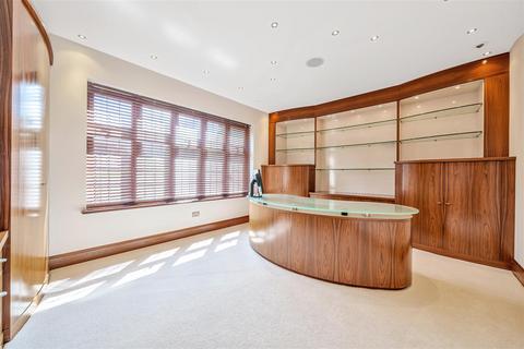 7 bedroom detached house for sale, Woodland Way, Kingswood