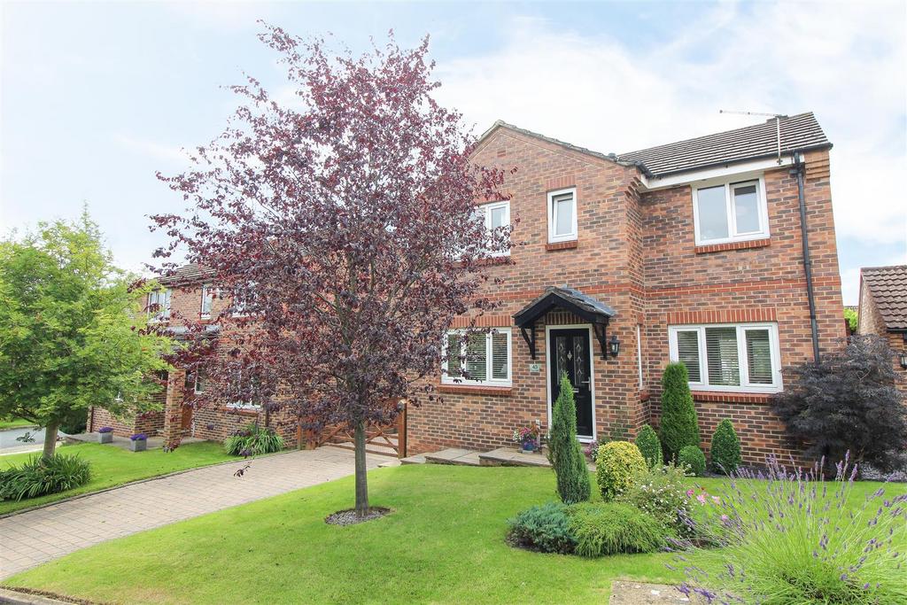 Kings Mead, Ripon 4 bed detached house £485,000