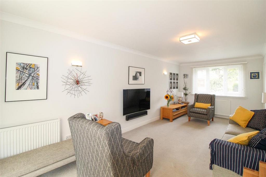 Kings Mead, Ripon 4 bed detached house £485,000