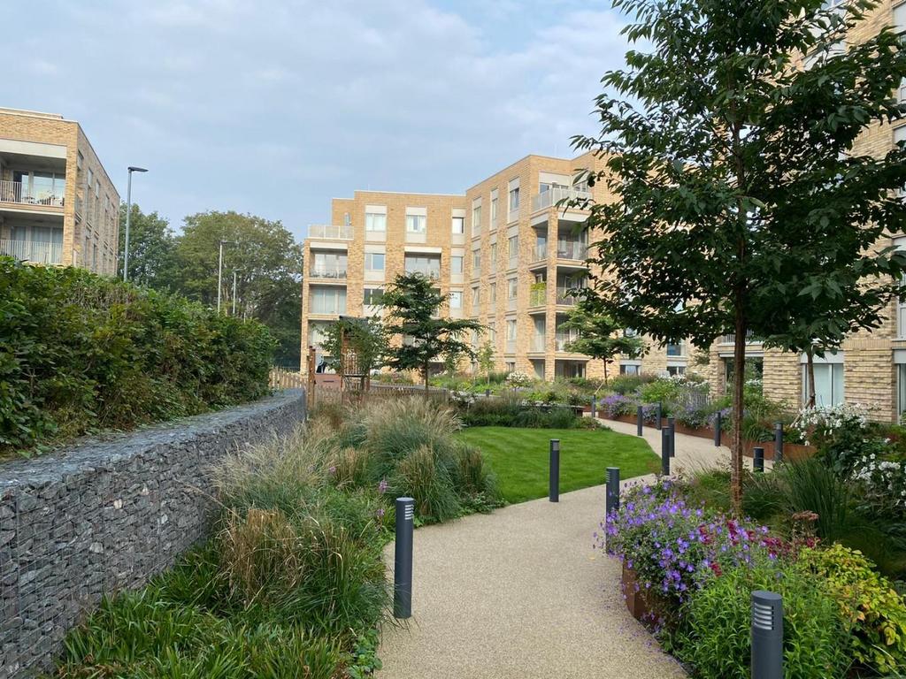 Cornforth Lane, Ridgeway Views, NW7 2 bed apartment for sale £735,000