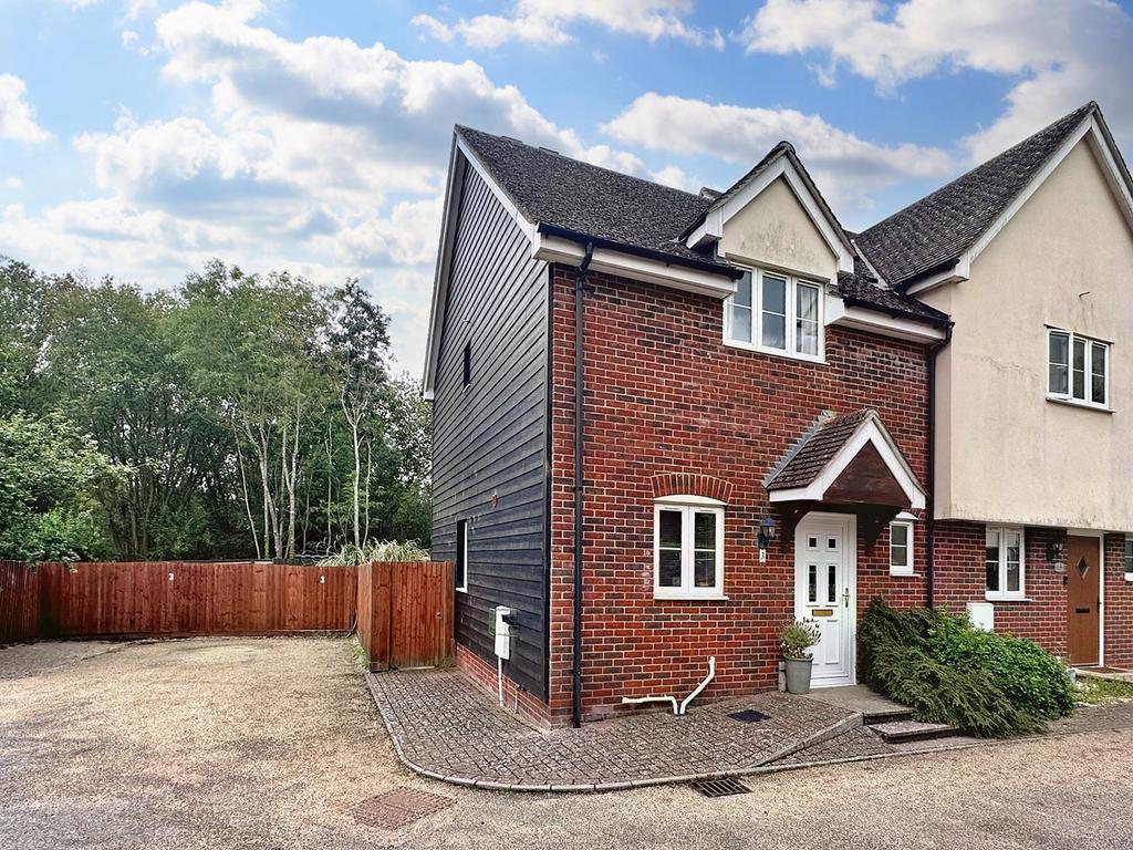 Pear Tree Place, Great Finborough, Stowmarket, IP14 2 bed end of