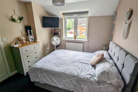 9 Waggestaff Drive, Nuneaton, CV10 9SL