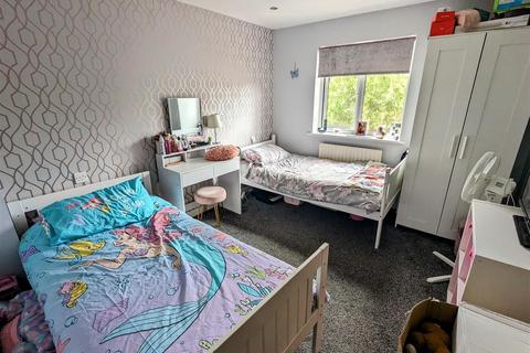 9 Waggestaff Drive, Nuneaton, CV10 9SL