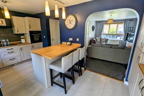 9 Waggestaff Drive, Nuneaton, CV10 9SL