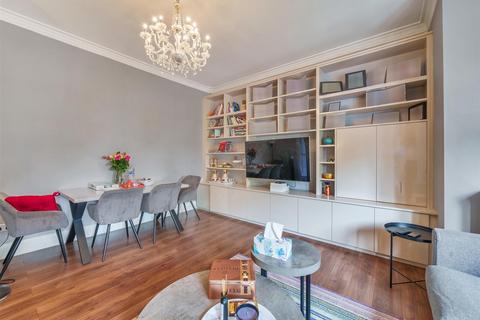 3 bedroom flat for sale, Dartmouth Road, London NW2
