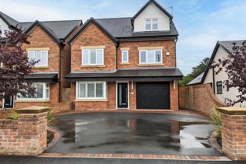4 bedroom detached house for sale, Kirkham Road, Leigh