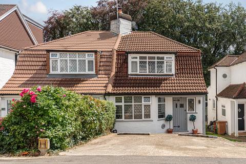 119 Chipstead Way, Woodmansterne, Banstead, SM7 3JJ