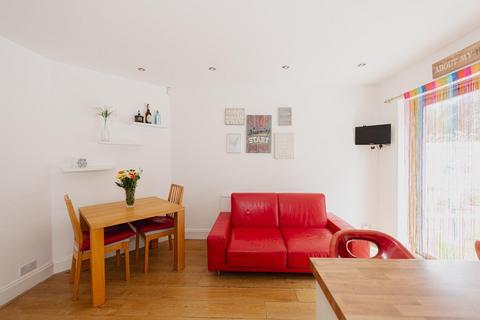 119 Chipstead Way, Woodmansterne, Banstead, SM7 3JJ