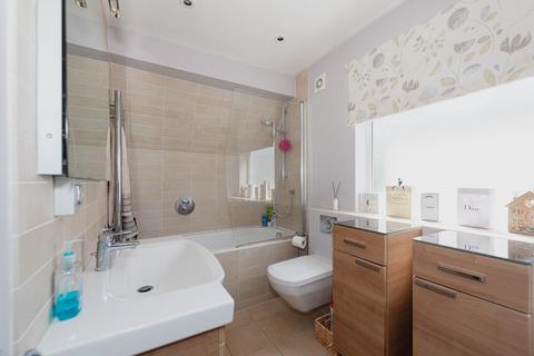 119 Chipstead Way, Woodmansterne, Banstead, SM7 3JJ