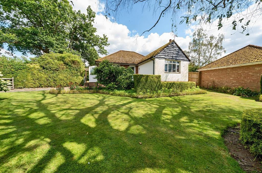 Thorold Road, Hiltingbury, Chandlers Ford 3 bed detached bungalow for