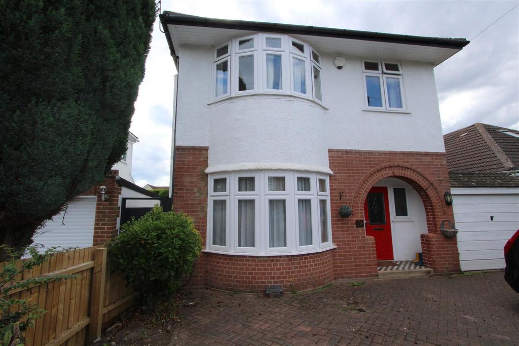 Austin Avenue, Poole 3 bed detached house £1,850 pcm (£427 pw)