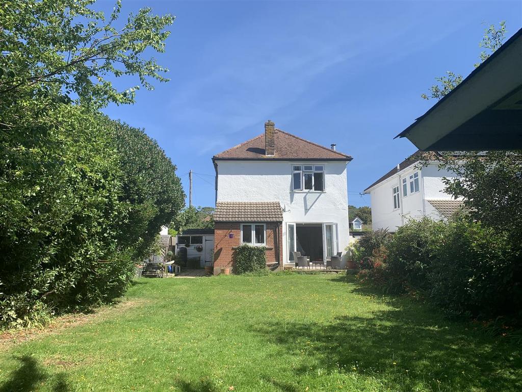 Austin Avenue, Poole 3 bed detached house £1,850 pcm (£427 pw)