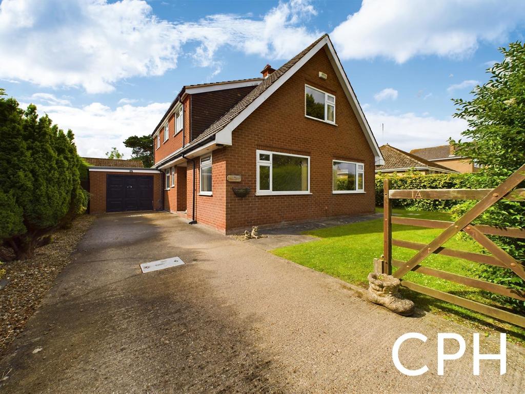 Lady Ediths Park, Scarborough, YO12 5PB 5 bed detached house for sale