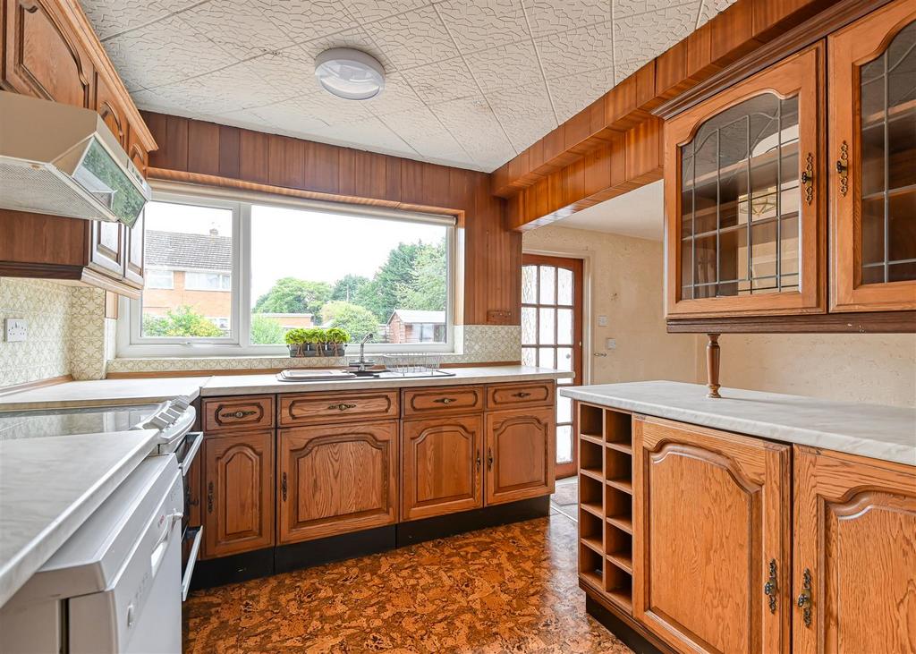 49 Oldbury Wells, Bridgnorth 3 bed detached house for sale £300,000