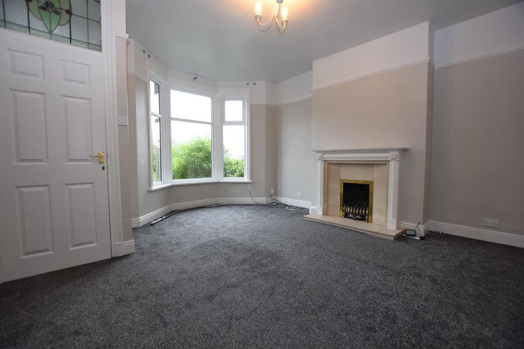 Parker Street, Colne 2 bed terraced house £650 pcm (£150 pw)
