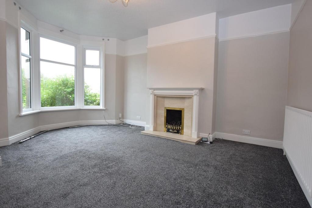 Parker Street, Colne 2 bed terraced house £650 pcm (£150 pw)