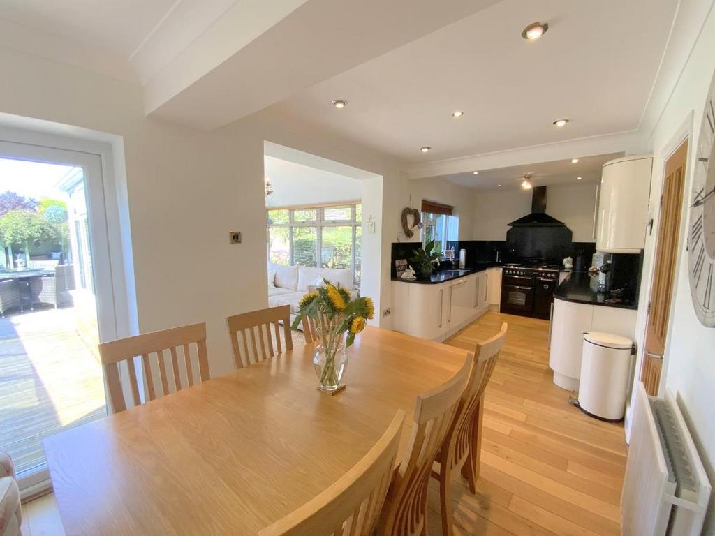 Langley Place, Cleethorpes 4 bed semidetached house £330,000