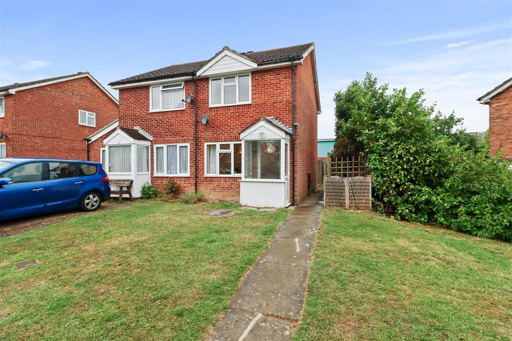 Howlett Drive, Hailsham 2 bed semidetached house £225,000