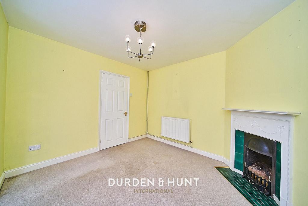 Fyfield Road, Ongar, CM5 2 bed end of terrace house for sale £400,000