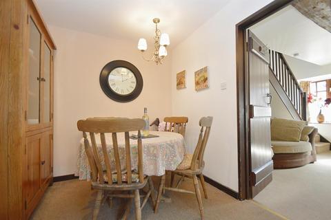 2 bedroom end of terrace house for sale - CHARMING COTTAGE * SHANKLIN