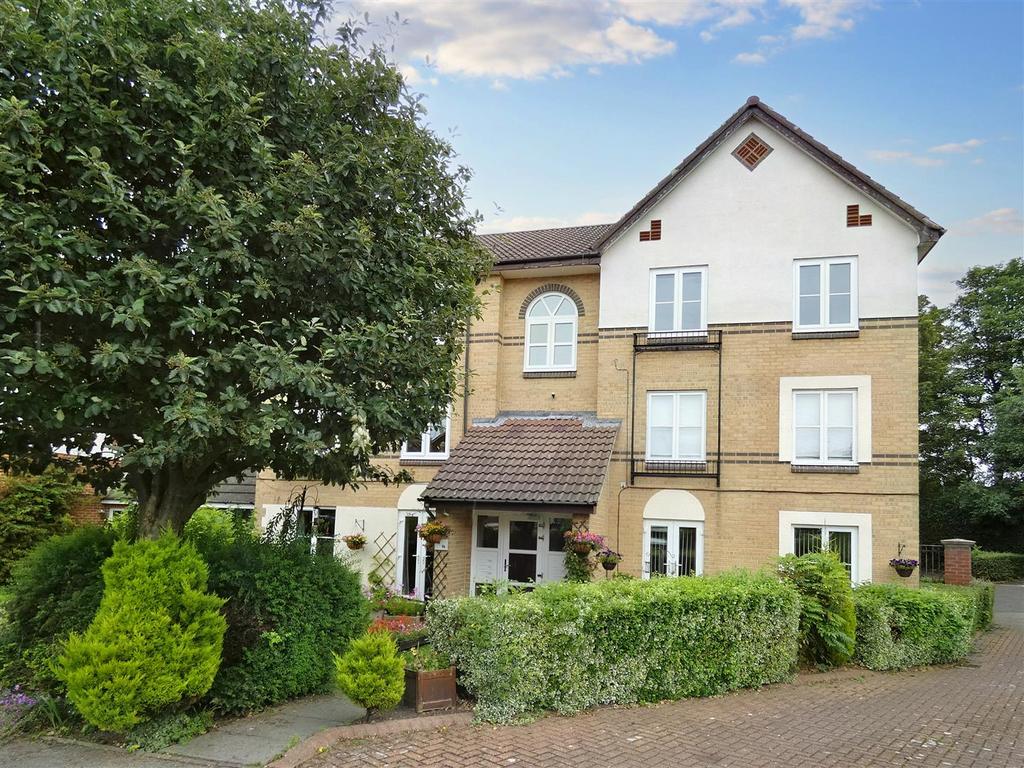 Hazeldene Court, Tynemouth 2 bed apartment for sale £145,000