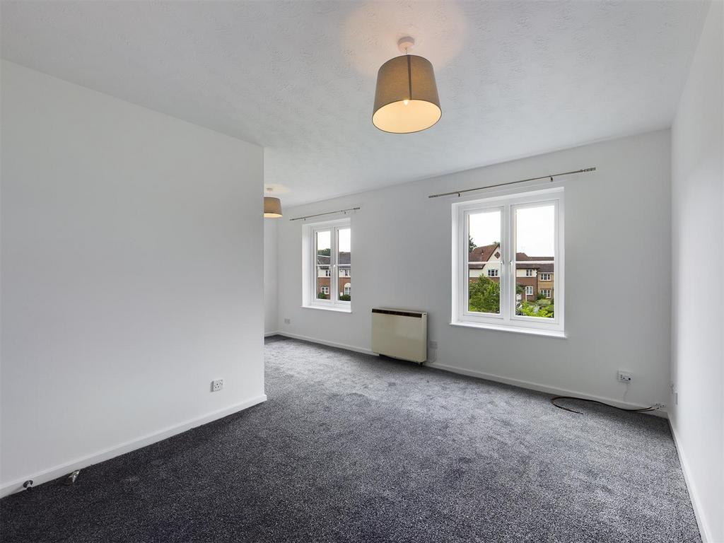 Hazeldene Court, Tynemouth 2 bed apartment £145,000