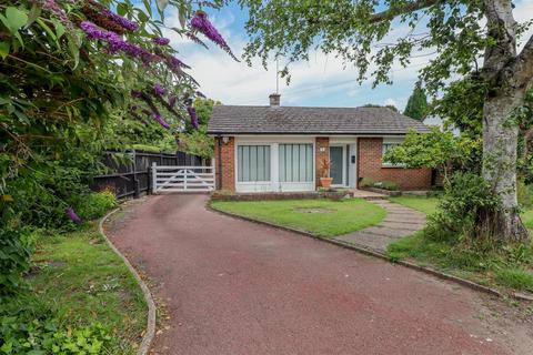 5 Forest Road, Horsham, RH12 4HJ