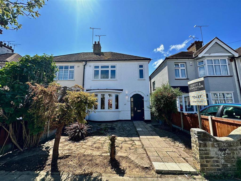 Royston Avenue, SouthendOnSea 3 bed semidetached house £1,750 pcm