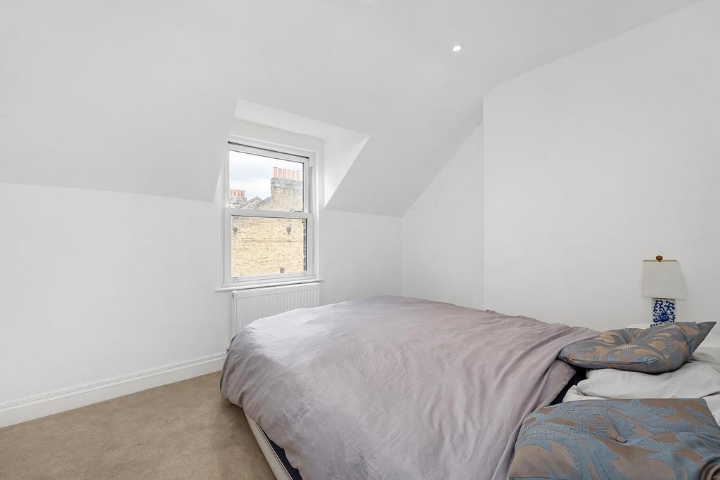 Bedroom 1.JPG