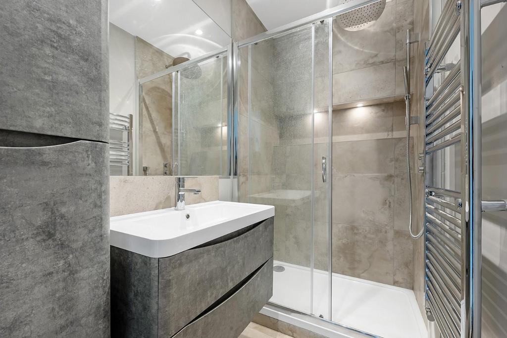 Bathroom.JPG