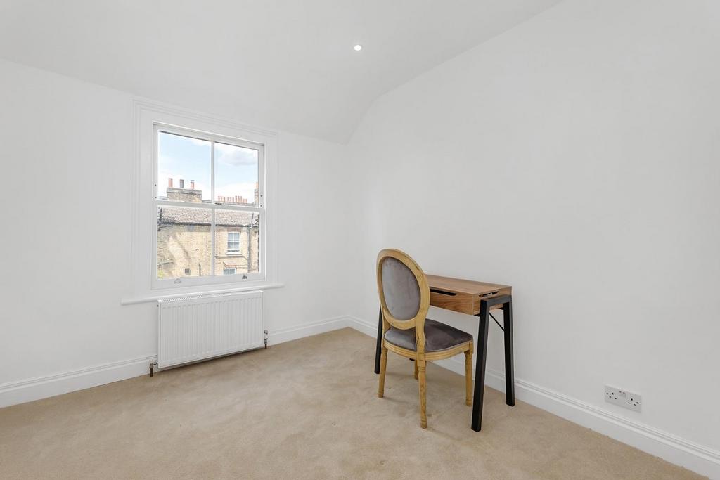 Bedroom 2.JPG