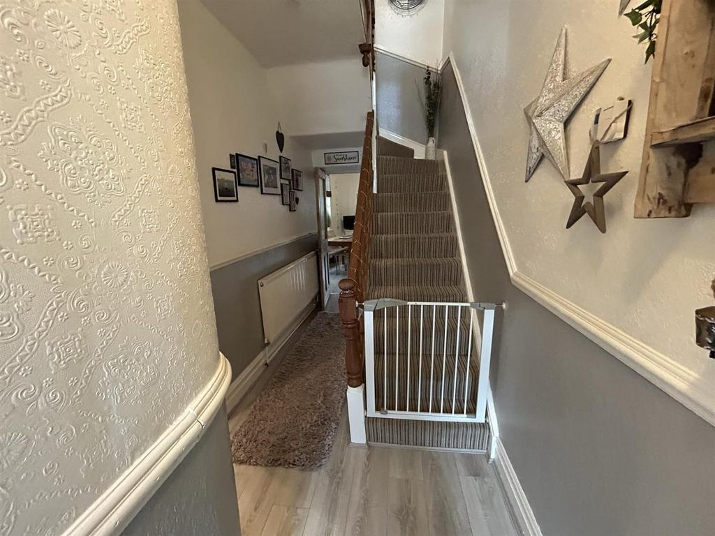 Coldstream Street, Llanelli 3 bed terraced house £179,995
