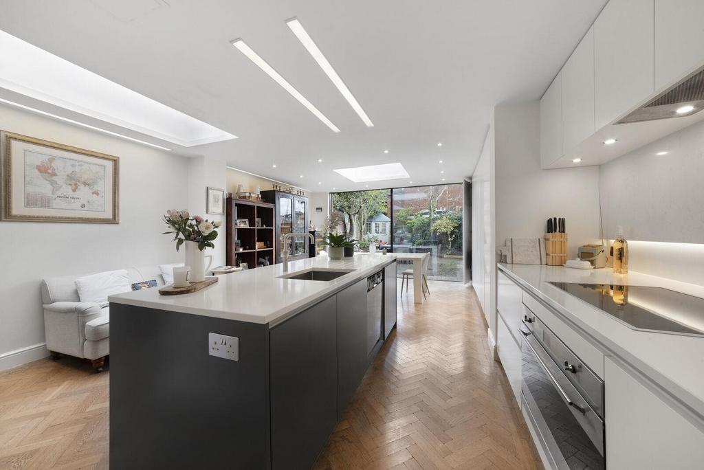 Durham Road, West Wimbledon, SW20 4 bed house for sale £1,400,000