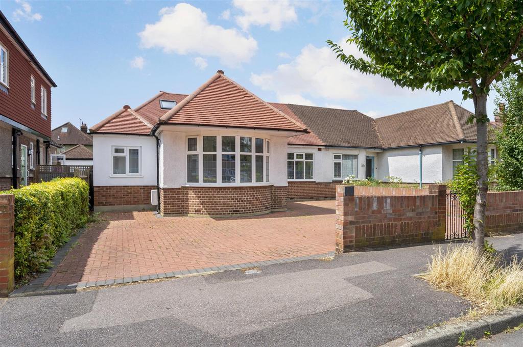 Darley Drive, Coombeside, KT3 6 bed semidetached house for sale £