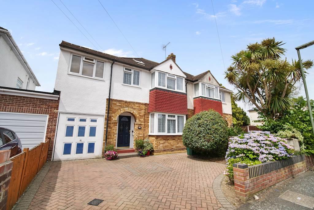 St. Margarets Avenue, Ashford TW15 5 bed semidetached house for sale