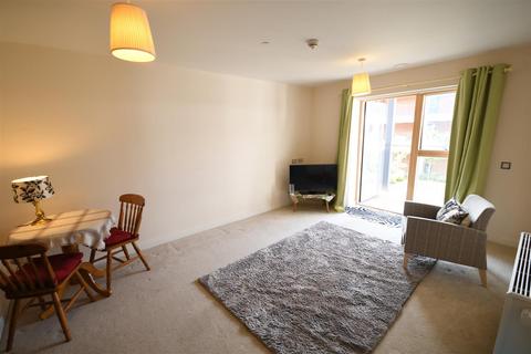 2 bedroom retirement property for sale, Queensway, Leamington Spa