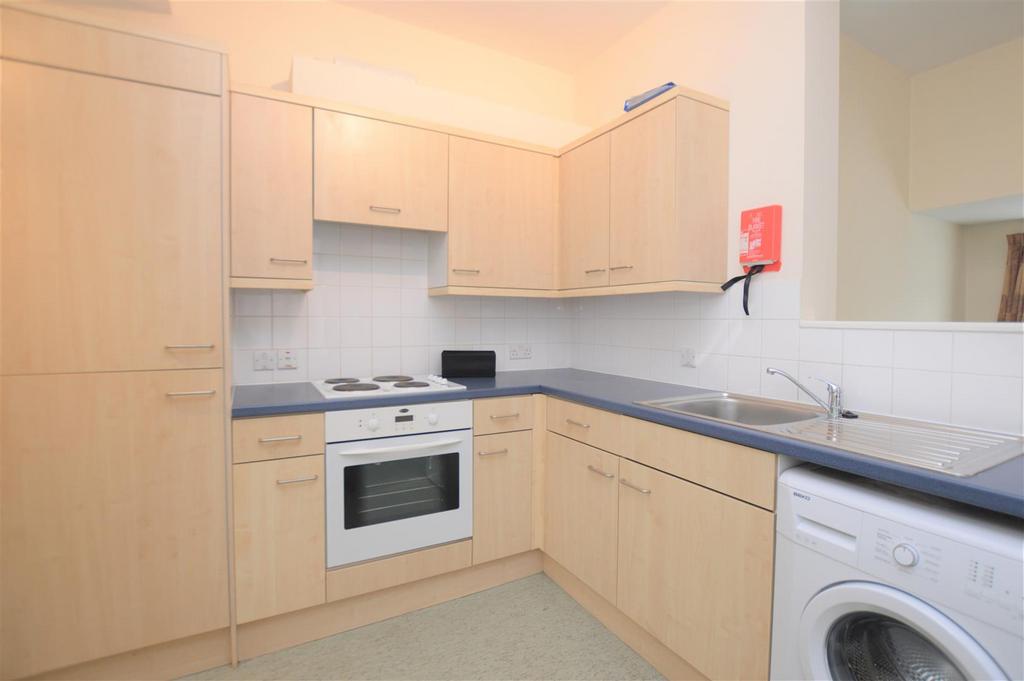 4, 14 Redlands Road 1 bed flat £1,150 pcm (£265 pw)