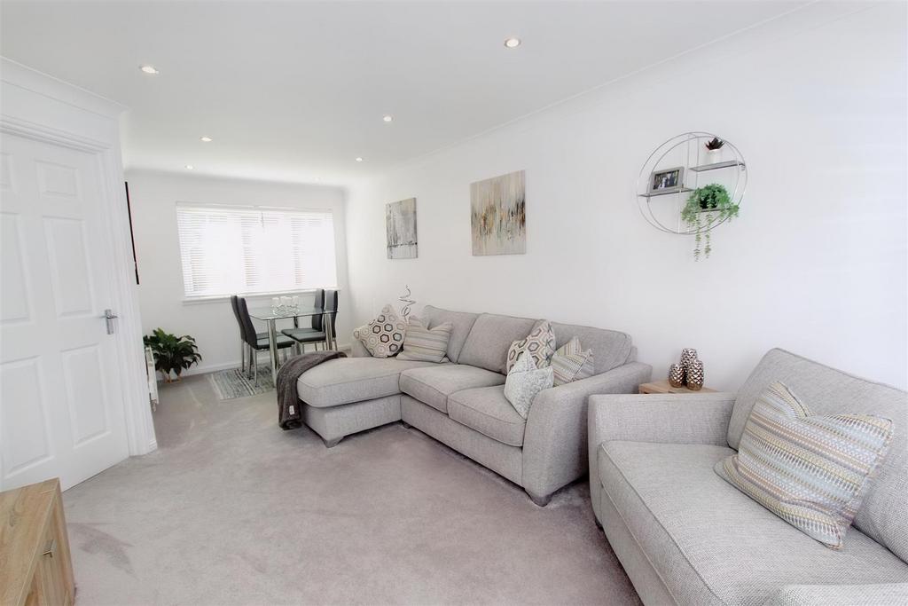 Pillans Avenue, Carluke 3 bed detached house £194,995