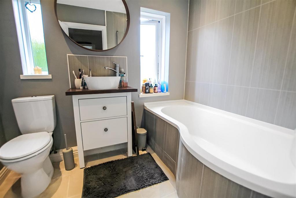 Family Bathroom/WC