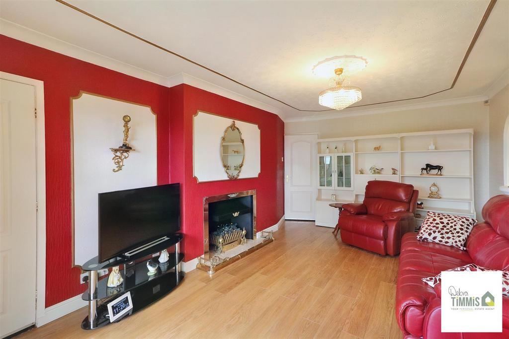 Birches Head Road, Birches Head, StokeOnTrent 3 bed detached bungalow