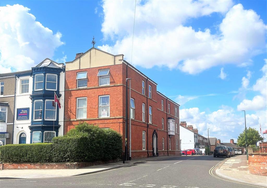 Knoll Street, Cleethorpes, NE LINCS... 2 bed flat £120,000
