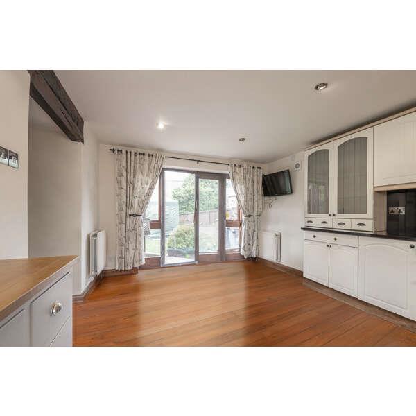 Kitchen 2 unfurnished (002).jpg